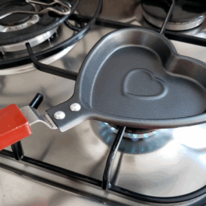 Frigideira em Formato de Coração