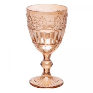 Taça de cristal ecológico individual Mauve âmbar em um fundo branco.